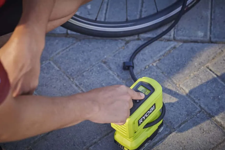 Ryobi ONE+ RPI18-0 18V mini høytrykkspumpe u/batteri