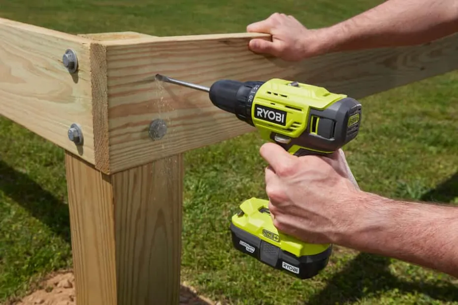 Ryobi R18DD4-1C20GA18 drill m/batteri og borsett