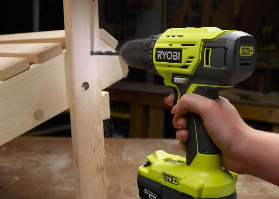 Ryobi R18DD4-1C20GA18 drill m/batteri og borsett