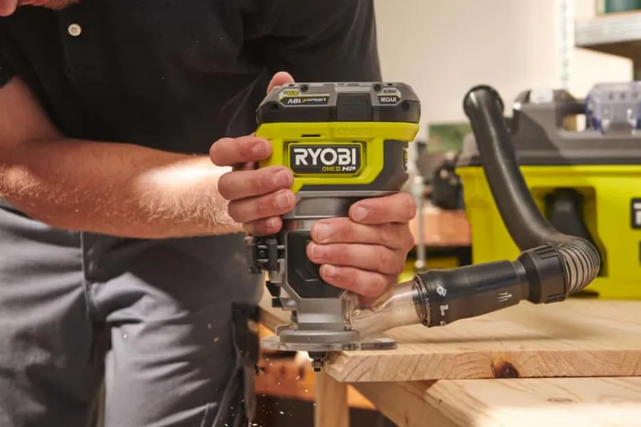 Ryobi ONE+ HP RTR18C-0 overfreser u/batteri