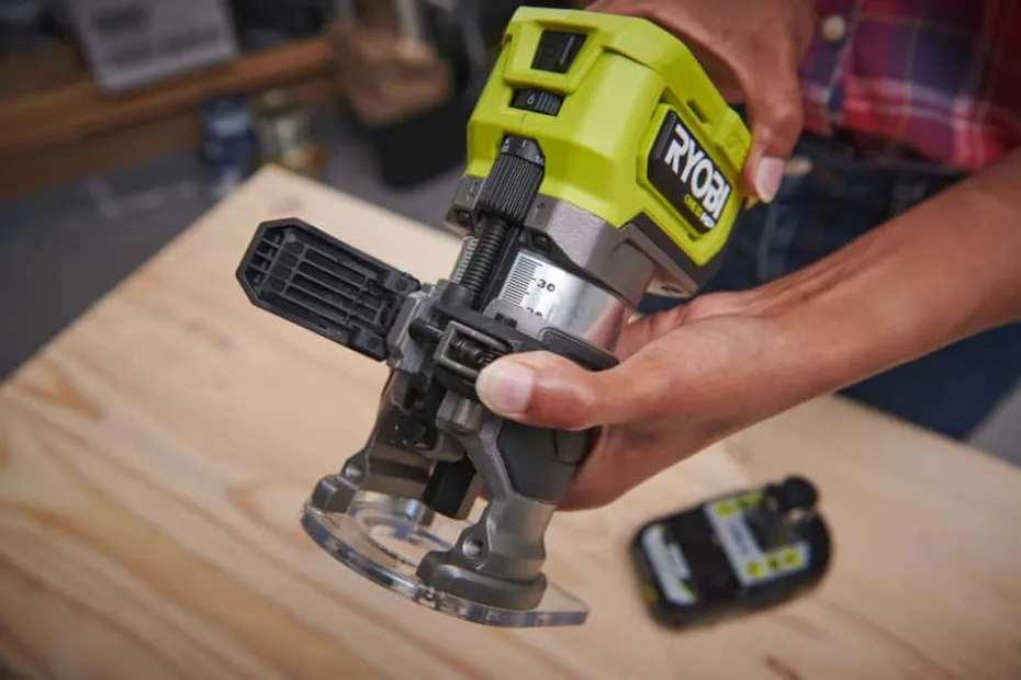Ryobi ONE+ HP RTR18C-0 overfreser u/batteri