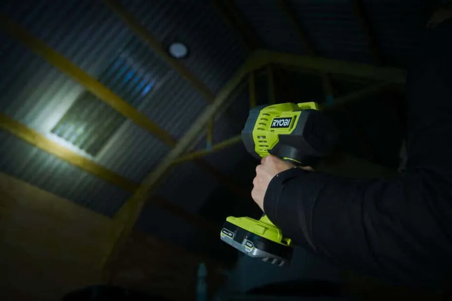 Ryobi ONE+ RLS18-0 spotlys u/batteri