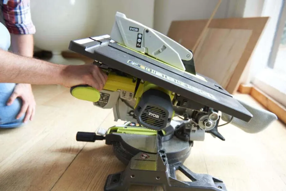 Ryobi RTMS1800-G 1800W bord/gjærsag