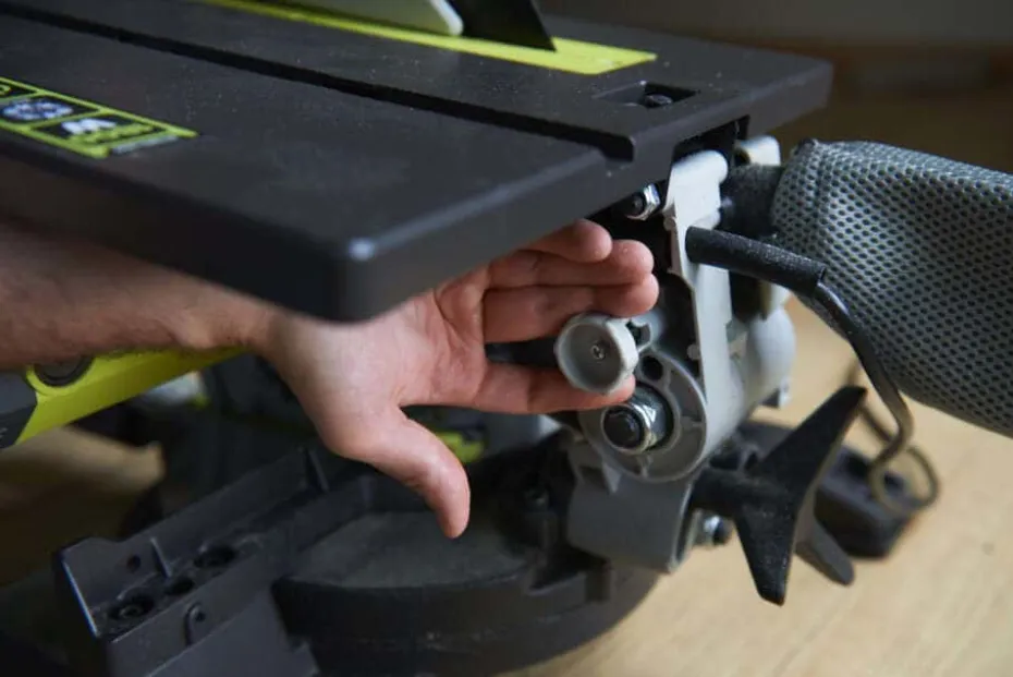 Ryobi RTMS1800-G 1800W bord/gjærsag