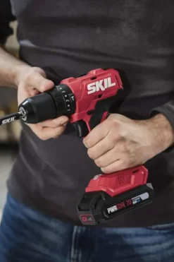Skil 3021 RC bil og slagdrill m/batteri