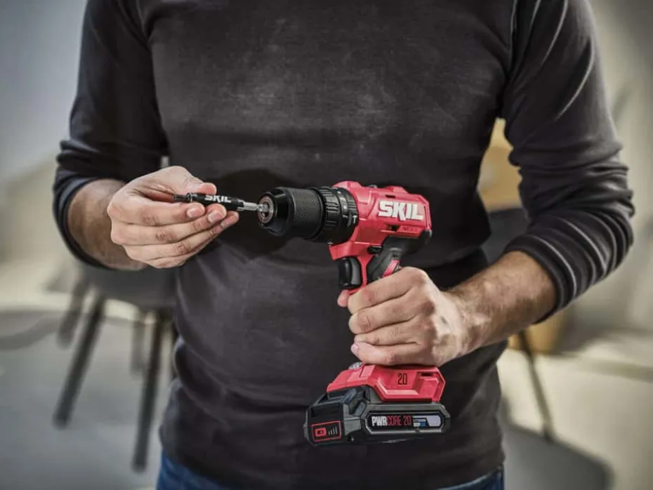 Skil 3021 RC bil og slagdrill m/batteri