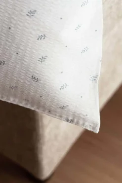 Turiform krepp sengesett